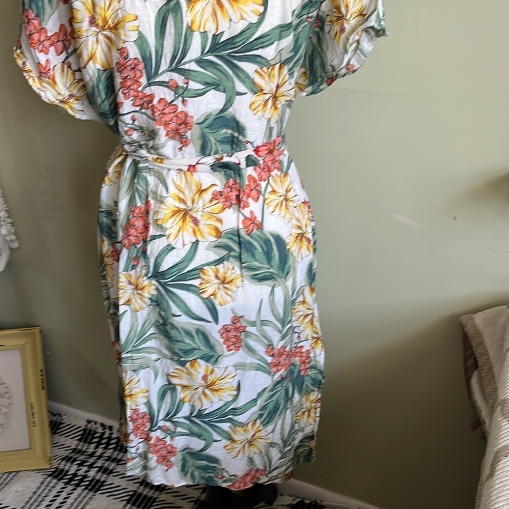 Shein tropical lightweight open front removable belt side slits Kimono - Picture 6 of 11